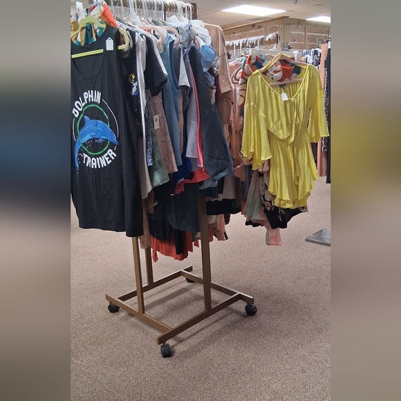 4lb, XS-Large Mystery box,, all nwt or nwot - Picture 3 of 16